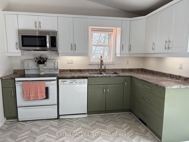 156 Henry St, House other with 2 bedrooms, 2 bathrooms and 6 parking in Stirling ON | Image 7