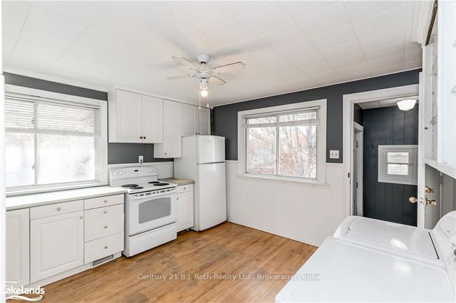 290 Barrie Rd, House other with 3 bedrooms, 2 bathrooms and 5 parking in Orillia ON | Image 9