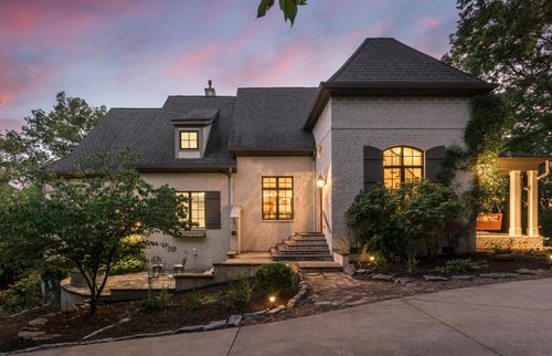 6045 Sherwood Ct, Nashville, TN, 37215-5714 | Card Image