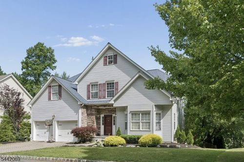 16 Bowers Dr, Hackettstown, NJ, 07840-4851 | Card Image