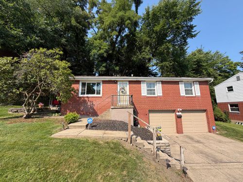 611 National Dr, Penn Hills, PA, 15235-2031 | Card Image