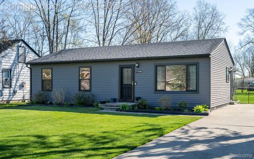 37180 Curwood Dr, Sterling Heights, MI, 48310-3513 | Card Image