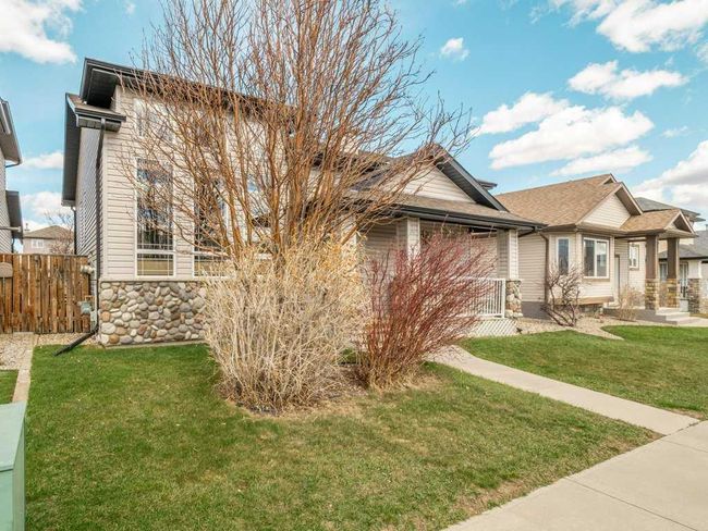 135 Grand River Boulevard W, Home with 4 bedrooms, 3 bathrooms and 4 parking in Lethbridge AB | Image 2