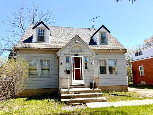 5866 N 39th St, Milwaukee, WI, 53209 | Card Image