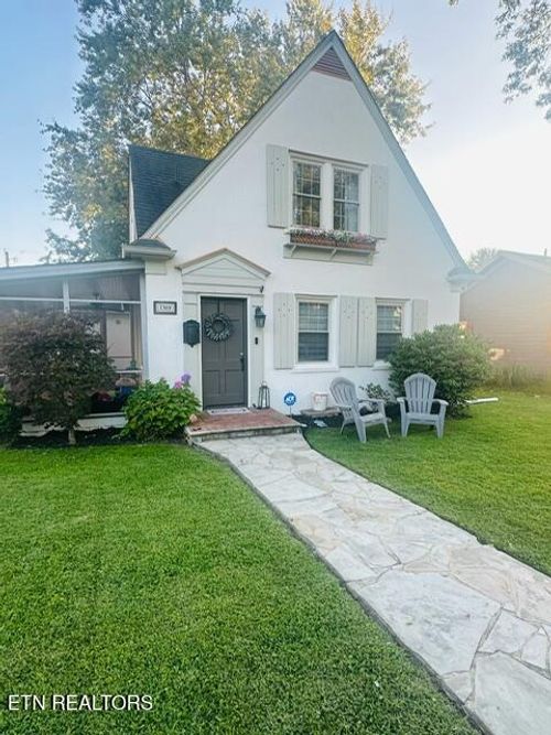 1369 Catawba St, Kingsport, TN, 37660-4507 | Card Image