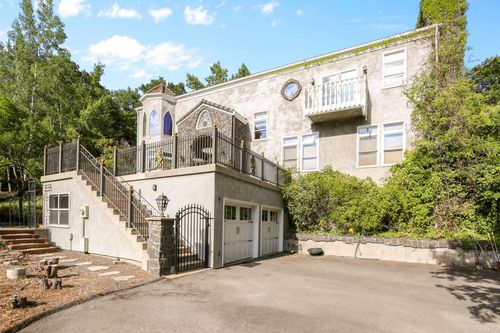 520 Glenview Dr, Ashland, OR, 97520-2721 | Card Image