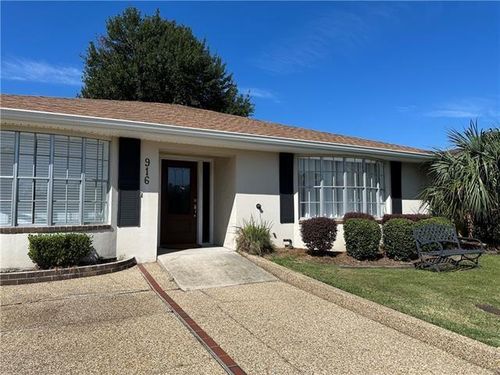 916 Martin Behrman Walk, Metairie, LA, 70005-2140 | Card Image