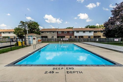 44-423 Westwood Dr, Kitchener, ON, N2M5B5 | Card Image