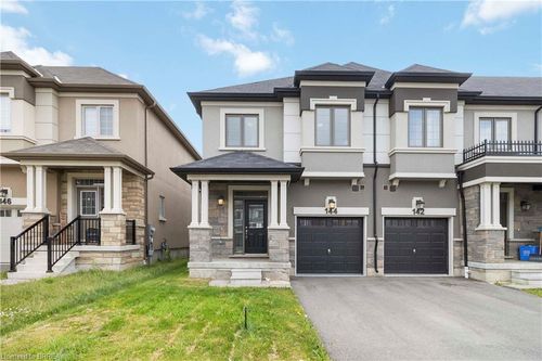144 Flagg Ave, Paris, ON, N3L0J8 | Card Image
