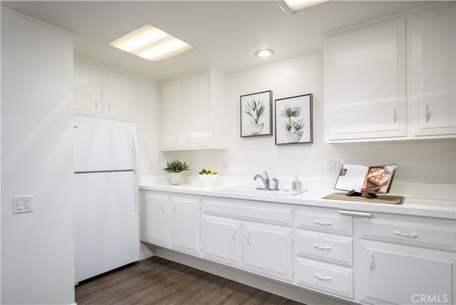 8K - 13470 St. Andrews Drive, Home with 2 bedrooms, 1 bathrooms and 2 parking in Seal Beach CA | Image 4