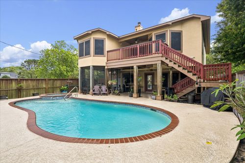 3040 Bayshore Dr, Bacliff, TX, 77518-1113 | Card Image