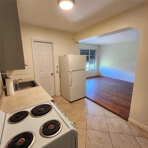1843 Wiley St, Hollywood, FL, 33020-6329 | Card Image