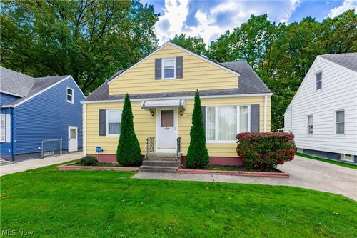 13808 York Blvd, Garfield Heights, OH, 44125-4061 | Card Image