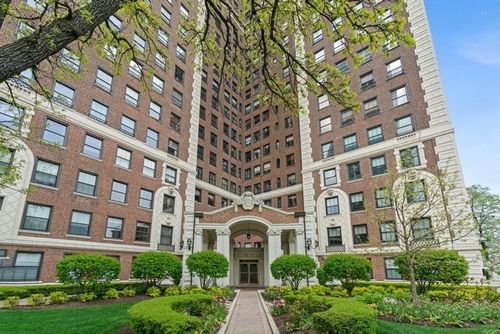 10e-5555 S Everett Ave, Chicago, IL, 60637-1968 | Card Image