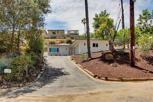 8740 Vanguard Pl, Lakeside, CA, 92040-5143 | Card Image