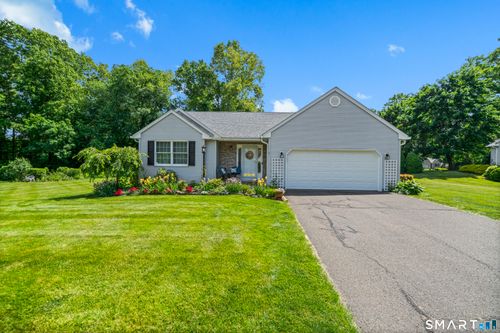 4-4 Woodbridge Dr, Enfield, CT, 06082-5235 | Card Image