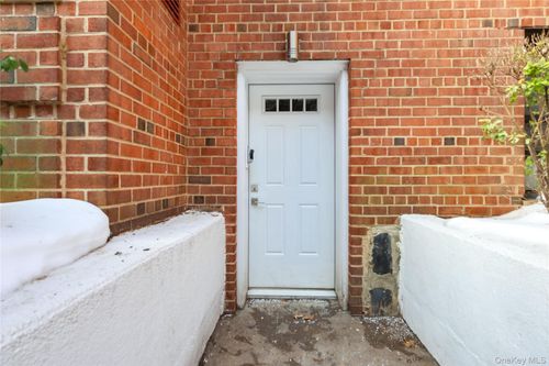 ps2-11045 71st Road, New York, NY, 11375 | Card Image