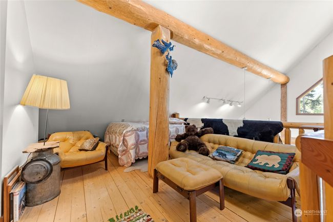 Extra bed and a place to chill | Image 24