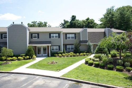 402-402 Lake Pointe Dr, Middle Island, NY, 11953-2023 | Card Image