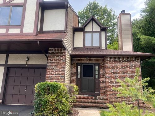 9 Boleyn Ct, Ewing, NJ, 08628-2231 | Card Image
