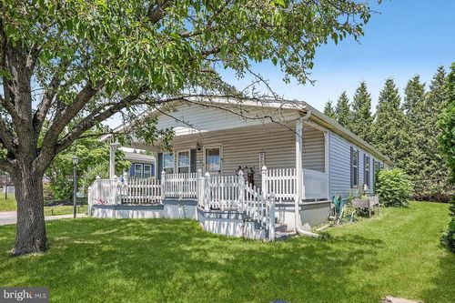 664 W Cedar St, PALMYRA, PA, 17078-1018 | Card Image