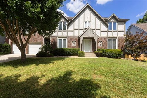 10525 Bluejacket St, Overland Park, KS, 66214-3732 | Card Image