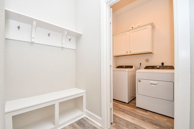 mudroom off laundry room | Image 29