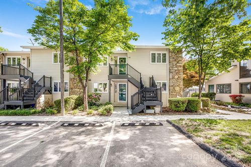 401-411 Britton Creek Dr, Hendersonville, NC, 28791-7214 | Card Image