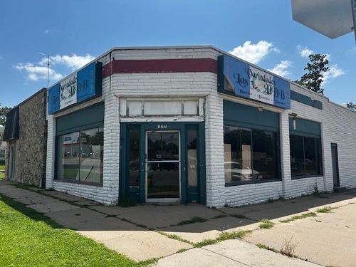 325 N Summit St, Arkansas City, KS, 67005-2261 | Card Image