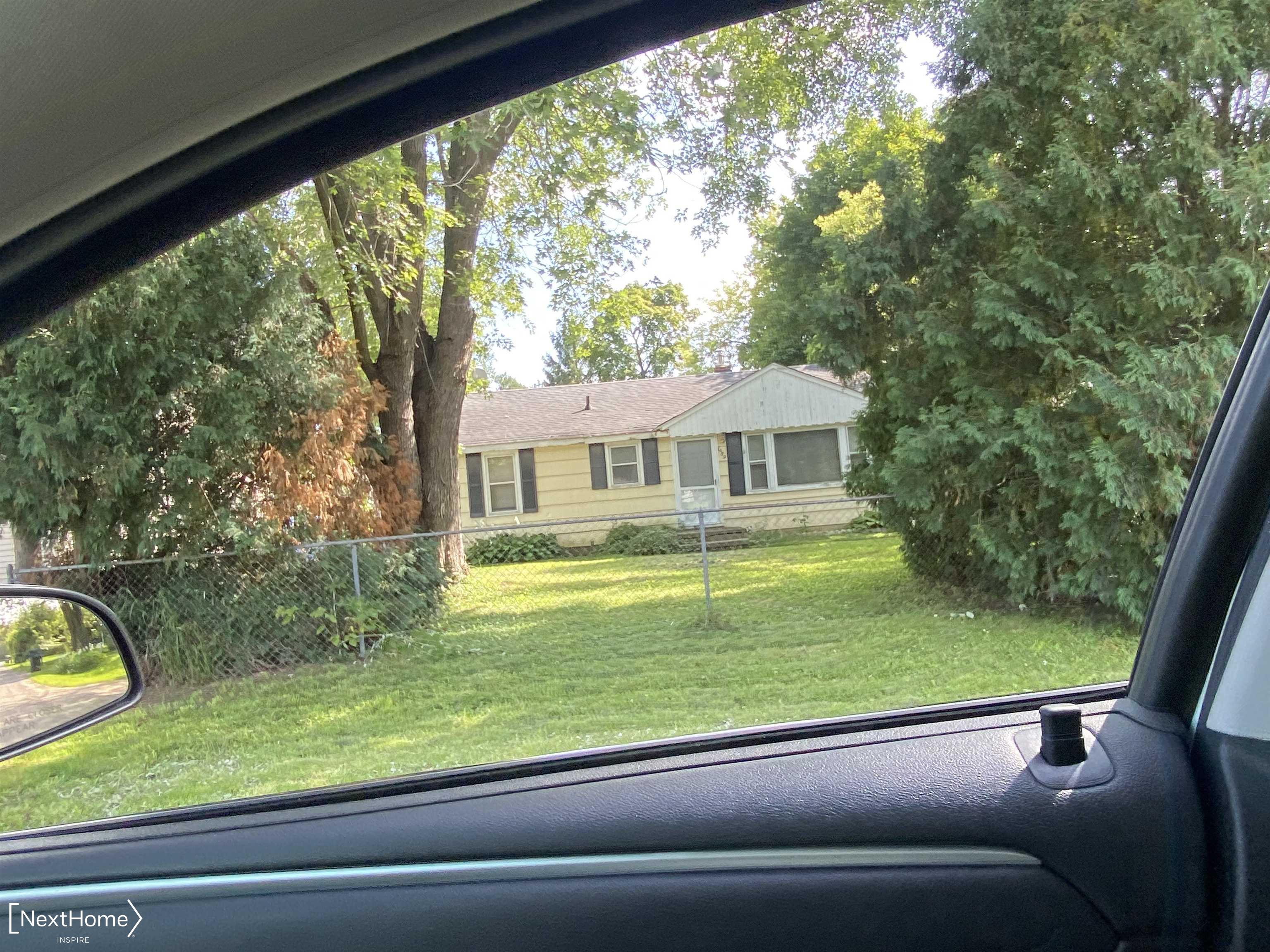 Maria St, Flint, MI 48507