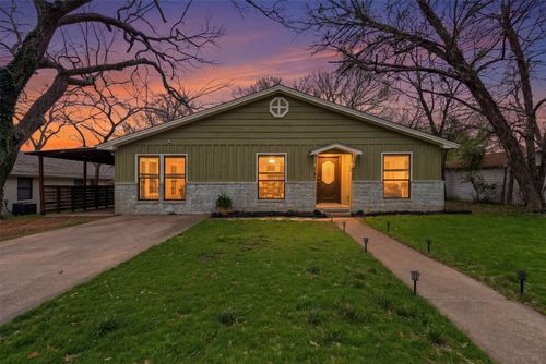 208 E Columbia St, Weatherford, TX, 76086-4414 | Card Image