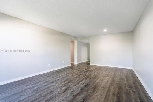 apt-d305-15205 Ne 6th Ave, Miami, FL, 33162-5088 | Card Image