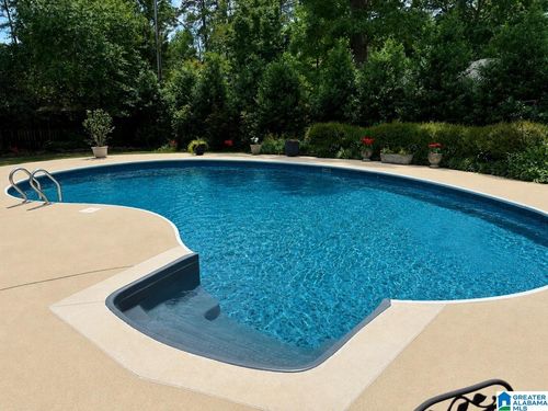 3324 Burning Tree Dr, HOOVER, AL, 35226-2602 | Card Image