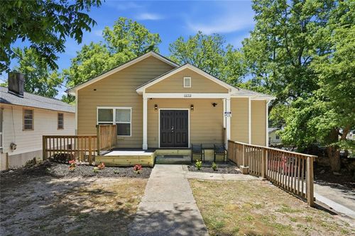 1070 Mayson Turner Rd Nw, Atlanta, GA, 30314-2833 | Card Image
