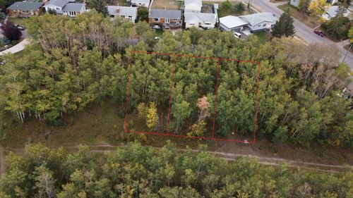 5007, 5009, 5011 42b Street, Ponoka, AB, T4J1C4 | Card Image