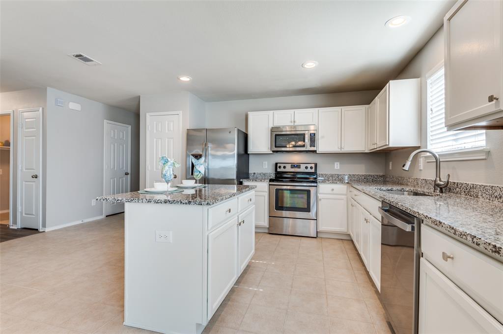 Fossil Bridge Dr, Fort Worth, TX 76131