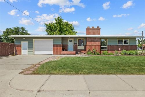 307 8th St W, Hardin, MT, 59034-1410 | Card Image