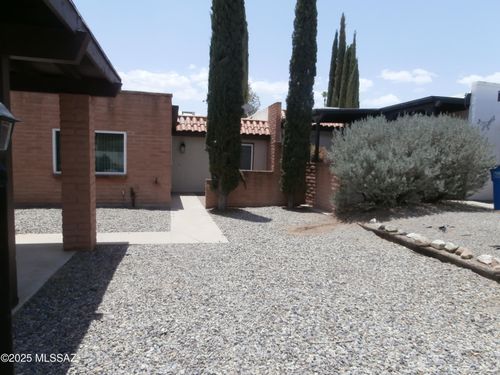 411 W Circulo Del Paladin, Green Valley, AZ, 85614-3240 | Card Image