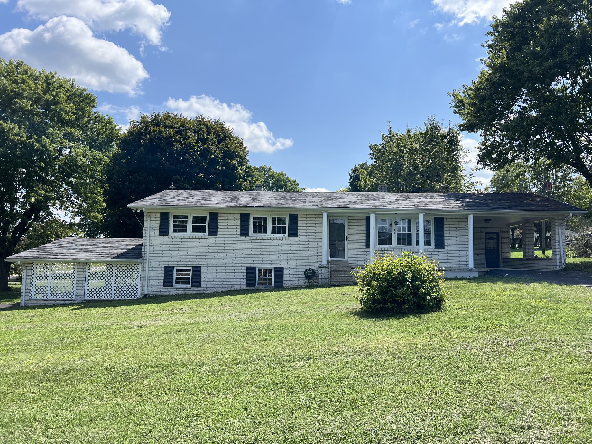 Donald Dr, Red Boiling Springs, TN 37150