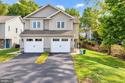 106 Dennis Dr, ENOLA, PA, 17025-2555 | Card Image