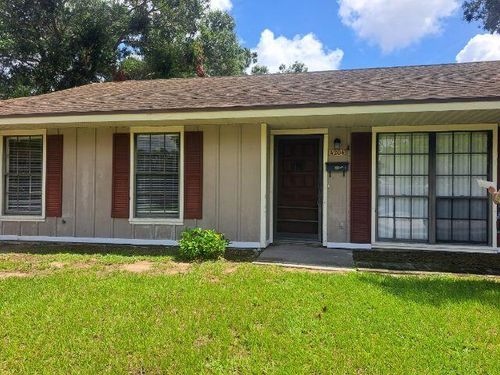 4202 18th St, Vero Beach, FL, 32960-2591 | Card Image