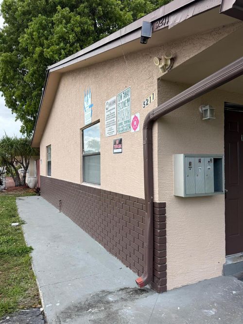 1-5211 Nw 17th Court, Lauderhill, FL, 33313 | Card Image