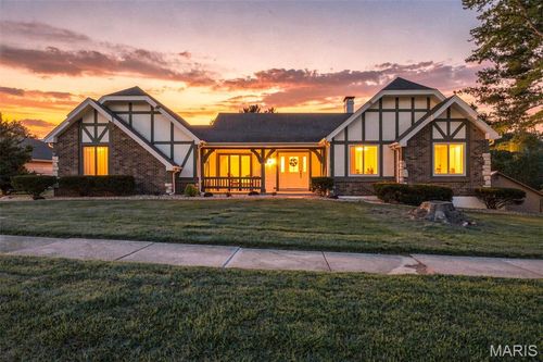 12 Miraclair Dr, Florissant, MO, 63031-8608 | Card Image
