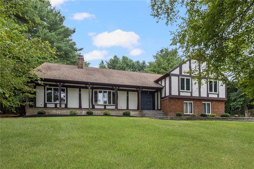 10 Abbott Valley View Dr, Cumberland, RI, 02864-4104 | Card Image