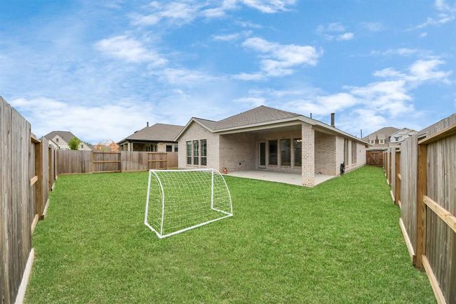 12310 Grassy Bend Dr, House other with 3 bedrooms, 2 bathrooms and 2 parking in Mont Belvieu TX | Image 26
