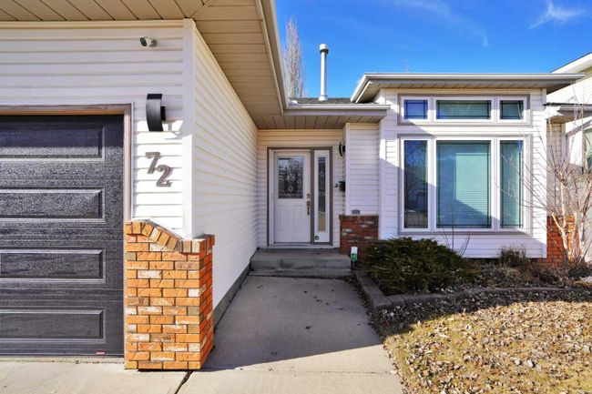 72 Dawson Street, Home with 4 bedrooms, 3 bathrooms and 2 parking in Red Deer AB | Image 2