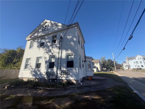 4 Pearl St, Westerly, RI, 02891-1796 | Card Image