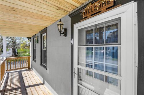 4 Lawrence Ave, Coxsackie, NY, 12051-1611 | Card Image