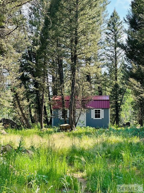 4052 Sagehen Dr, Island Park, ID, 83429-1221 | Card Image