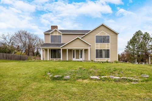 8247 Drinkwater Ln, Manlius, NY, 13104-9428 | Card Image